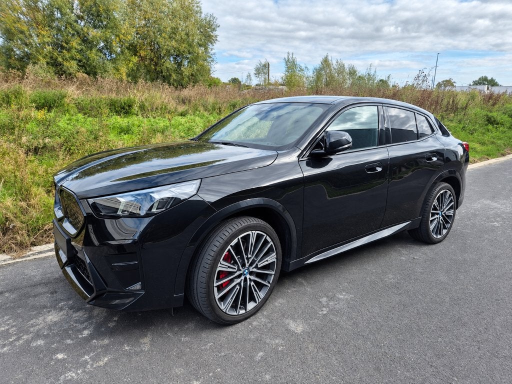 BMW iX2 edrive 20 avec pack sport, Autos, Achat, IX2, Alcantara, Noir