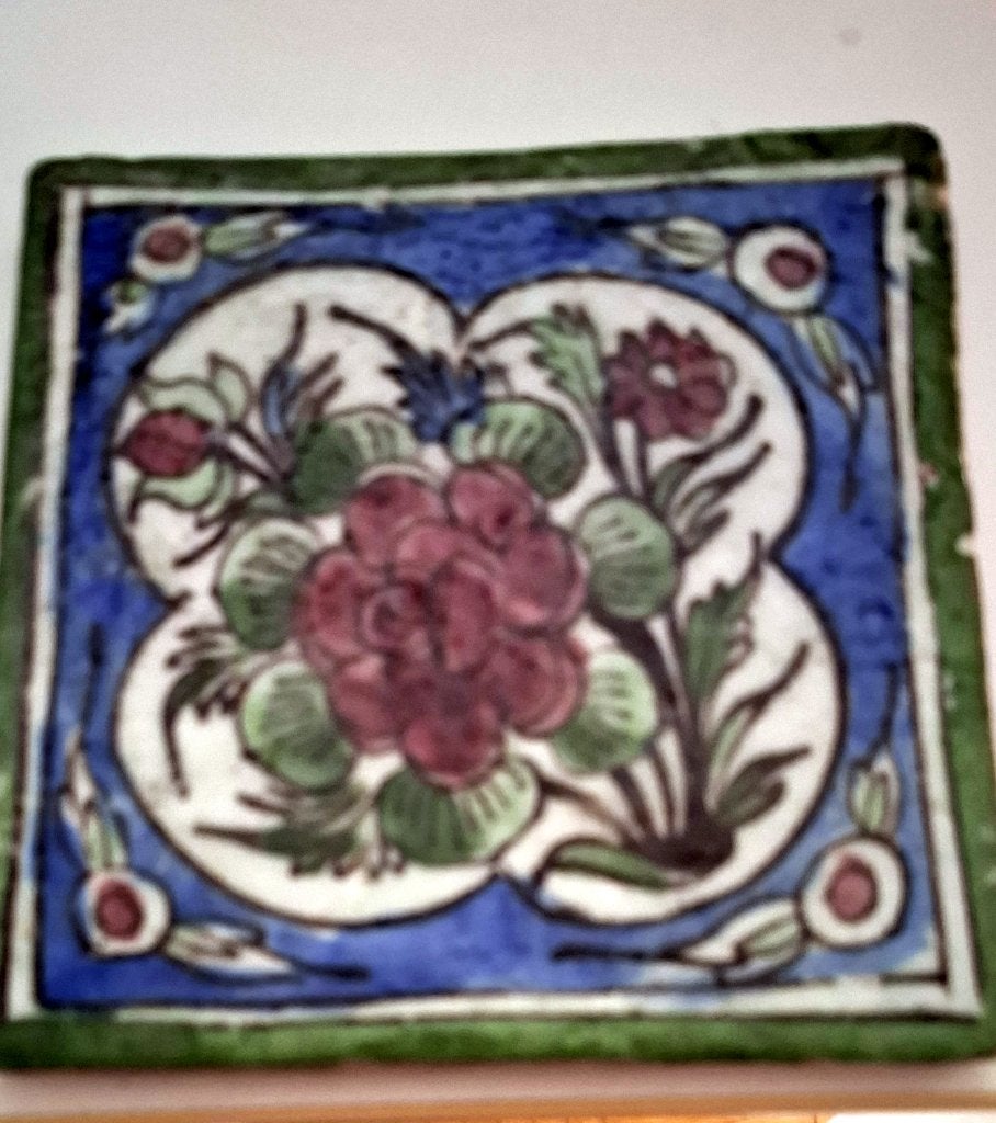 Carrelage peint à la main de la période Qajar, Envoi