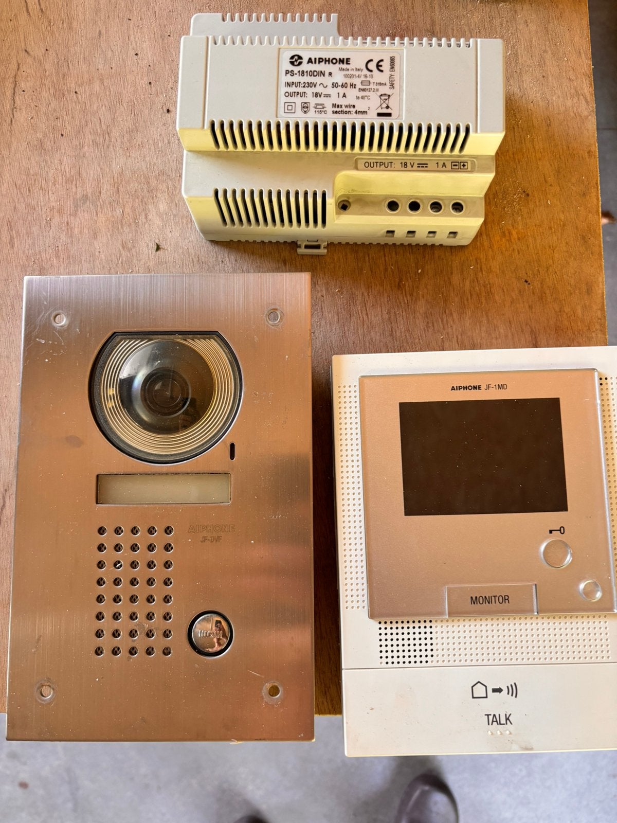 Aiphone videofoon, Ophalen, Gebruikt