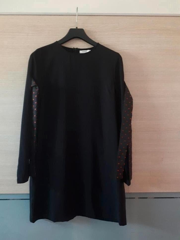 Daphnea zwarte jurk met lange mouwen, Kleding | Dames, Jurken, Zo goed als nieuw, Maat 38/40 (M), Zwart, Boven de knie, Ophalen of Verzenden