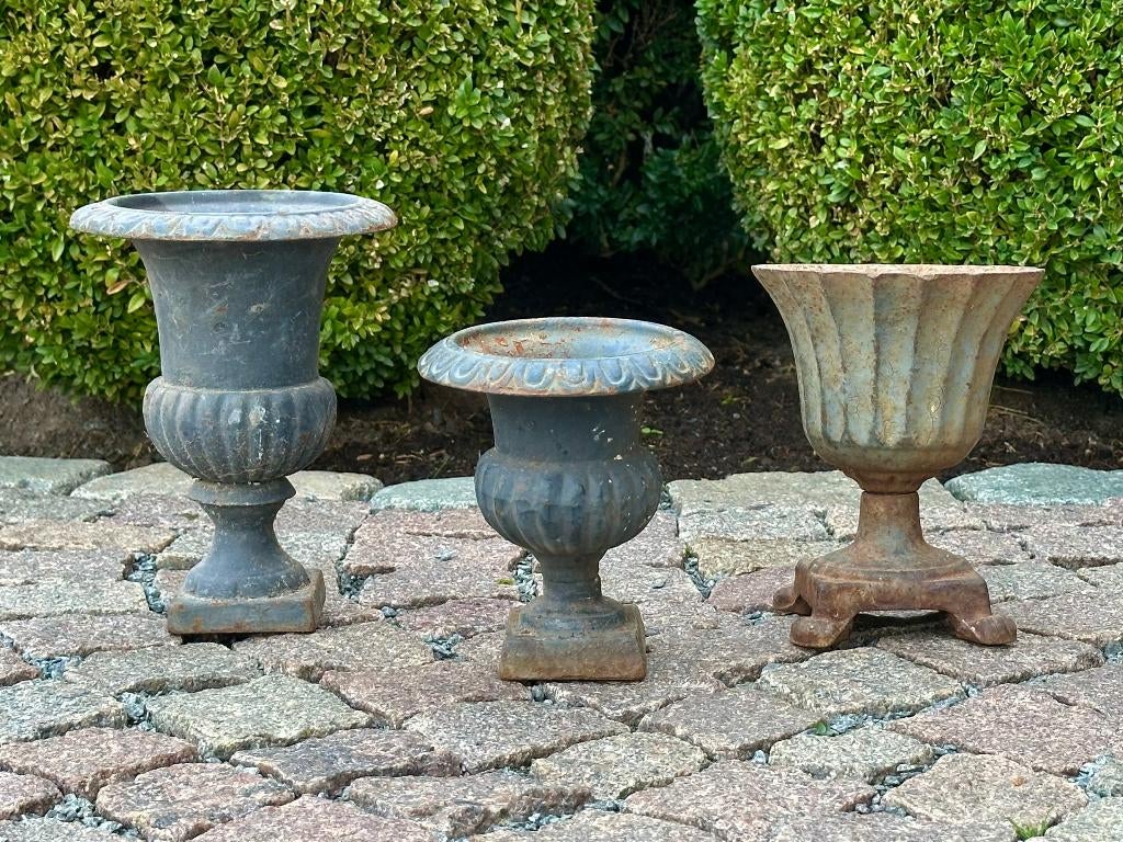 gietijzeren tuinvazen - bloempotjes - h. 20 - 15 - 14,5 cm, Tuin en Terras, Ophalen