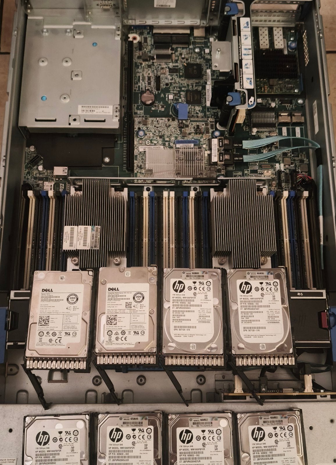 HP DL380 Gen9 - 2x Xeon - 10 GbE - 8 x 1 TB SAS (zonder RAM), Ophalen of Verzenden