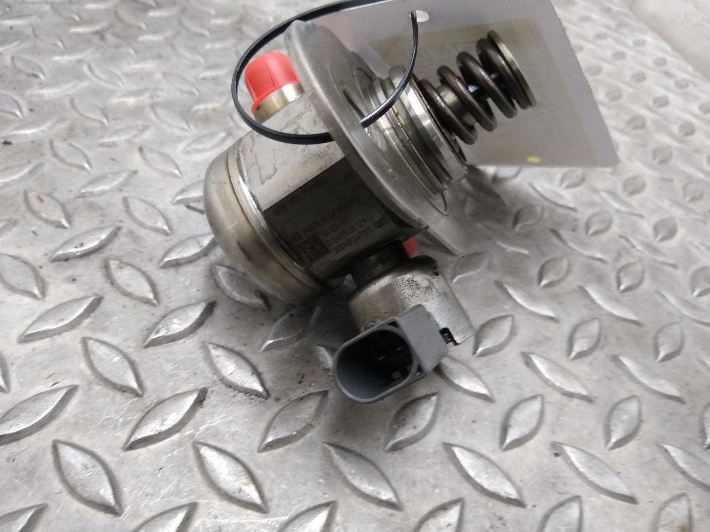 BMW 6 SERIES BRANDSTOF POMP VOOR DE INJECTOR 0261520129 2014, Auto-onderdelen, Brandstofsystemen, Ophalen of Verzenden, Gebruikt