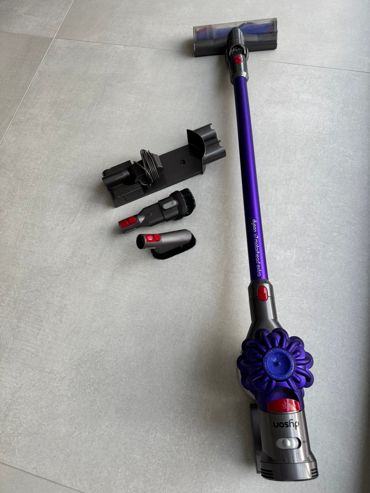 Dyson V7 Motorhead Extra met accessoires, Elektronische apparatuur, Ophalen, Gebruikt, Draadloos, Dyson