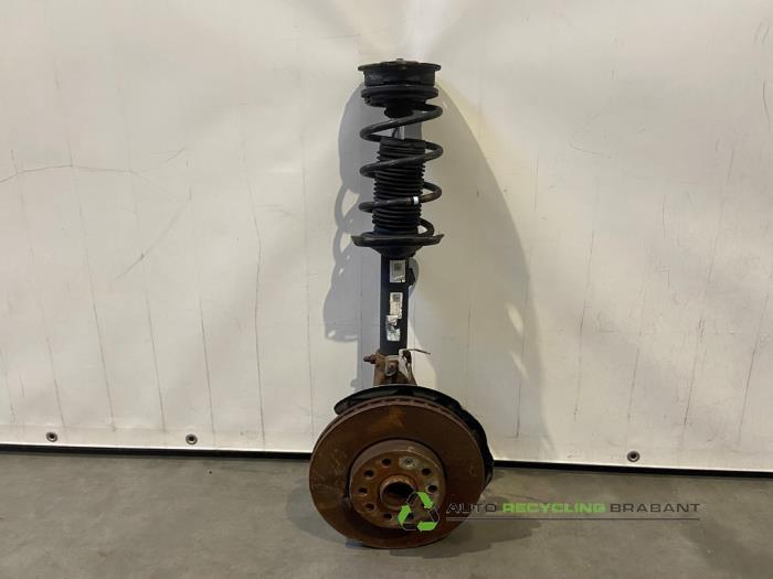 Wielophanging links-voor van een Volkswagen Golf, Gebruikt, -, Volkswagen, -