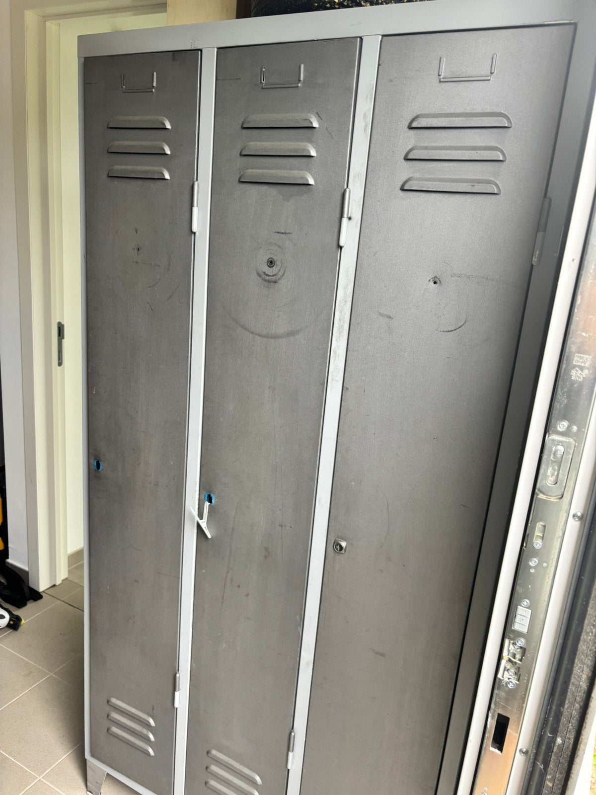 Casier 3 portes en métal, Maison & Meubles, Armoires | Casiers, Enlèvement, Utilisé