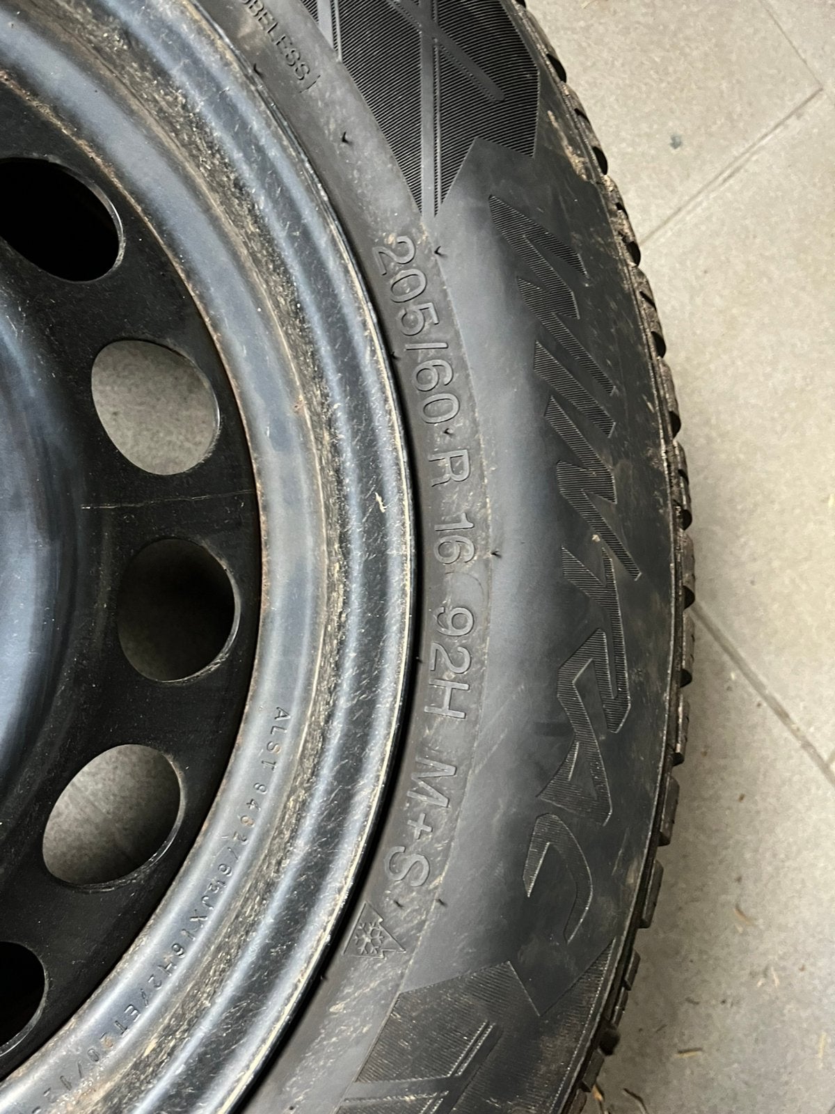 4 pneus d'hiver sur jante en acier Vredestein, Autos : Pièces & Accessoires, Enlèvement, Pneus hiver