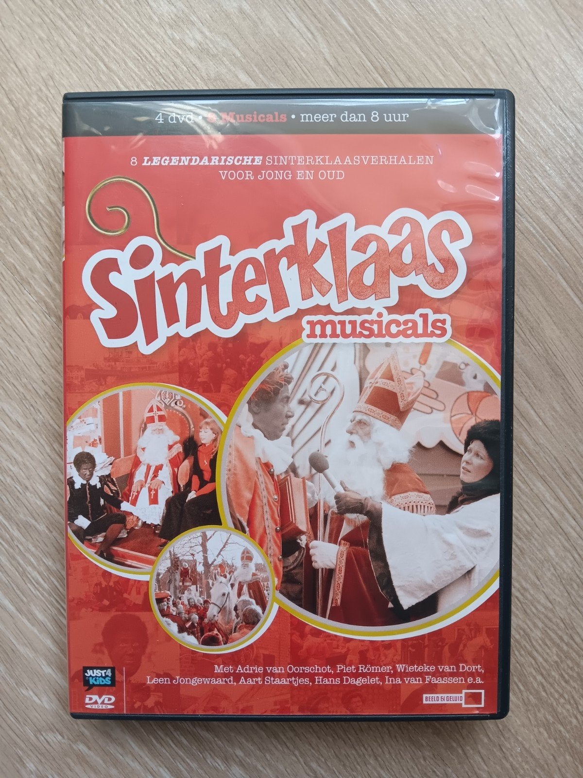 Dvd-box Sinterklaas Musicals, Ophalen