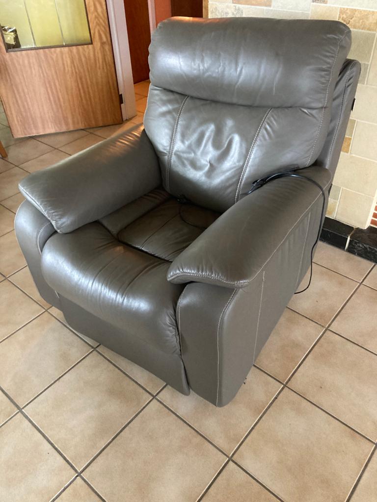 Fauteuil Relax électrique, Maison & Meubles, Moins de 75 cm, Synthétique, Enlèvement, Utilisé
