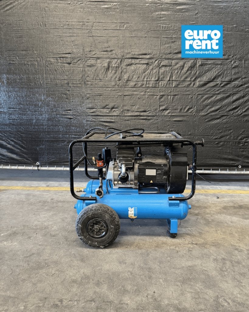 Compressor 330 l/min 230 V, Ophalen, Gebruikt