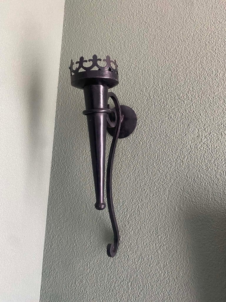 Set van 2 zwaar metalen wand kandelaars, hoogte 44 cm., Ophalen of Verzenden, Overige materialen