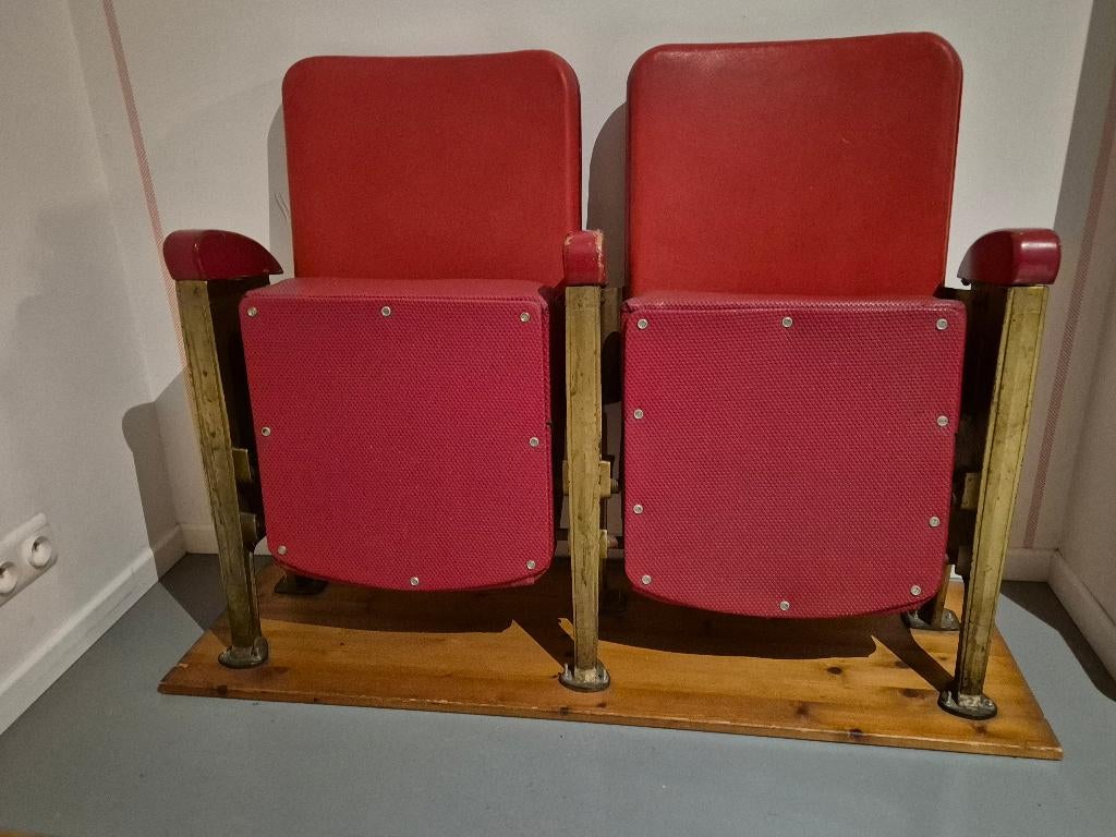 Vintage cinemastoelen, Enlèvement