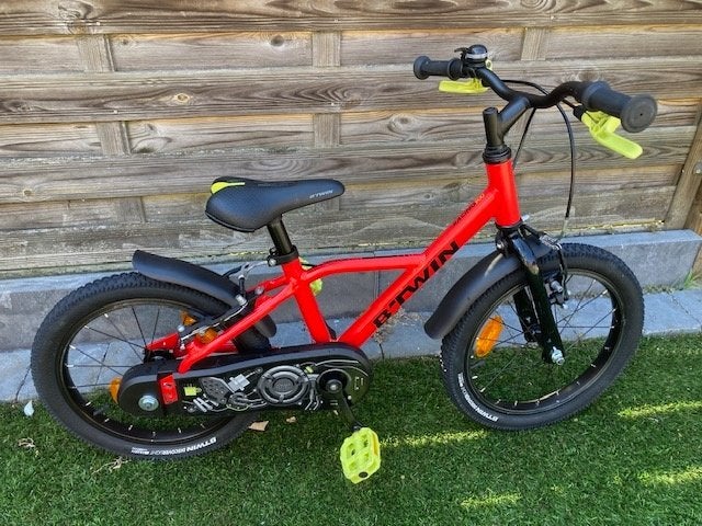 Kinderfiets B-Twin Racing 900. 16 inch, Frein sur jante, Stabilisateurs, B-Twin Racing 900, Enlèvement