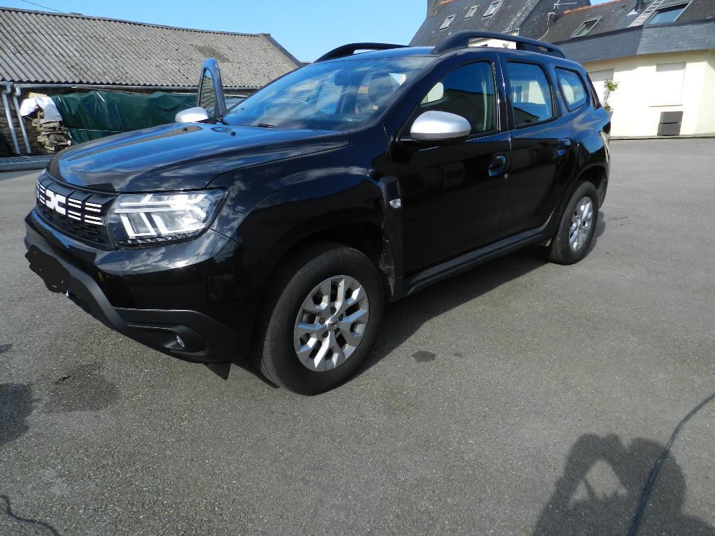 Duster 1.5 blue DCI 04/2023 .15400 KM  état neuf .14500 euro, Autos, Achat, Euro 6, Duster, Noir