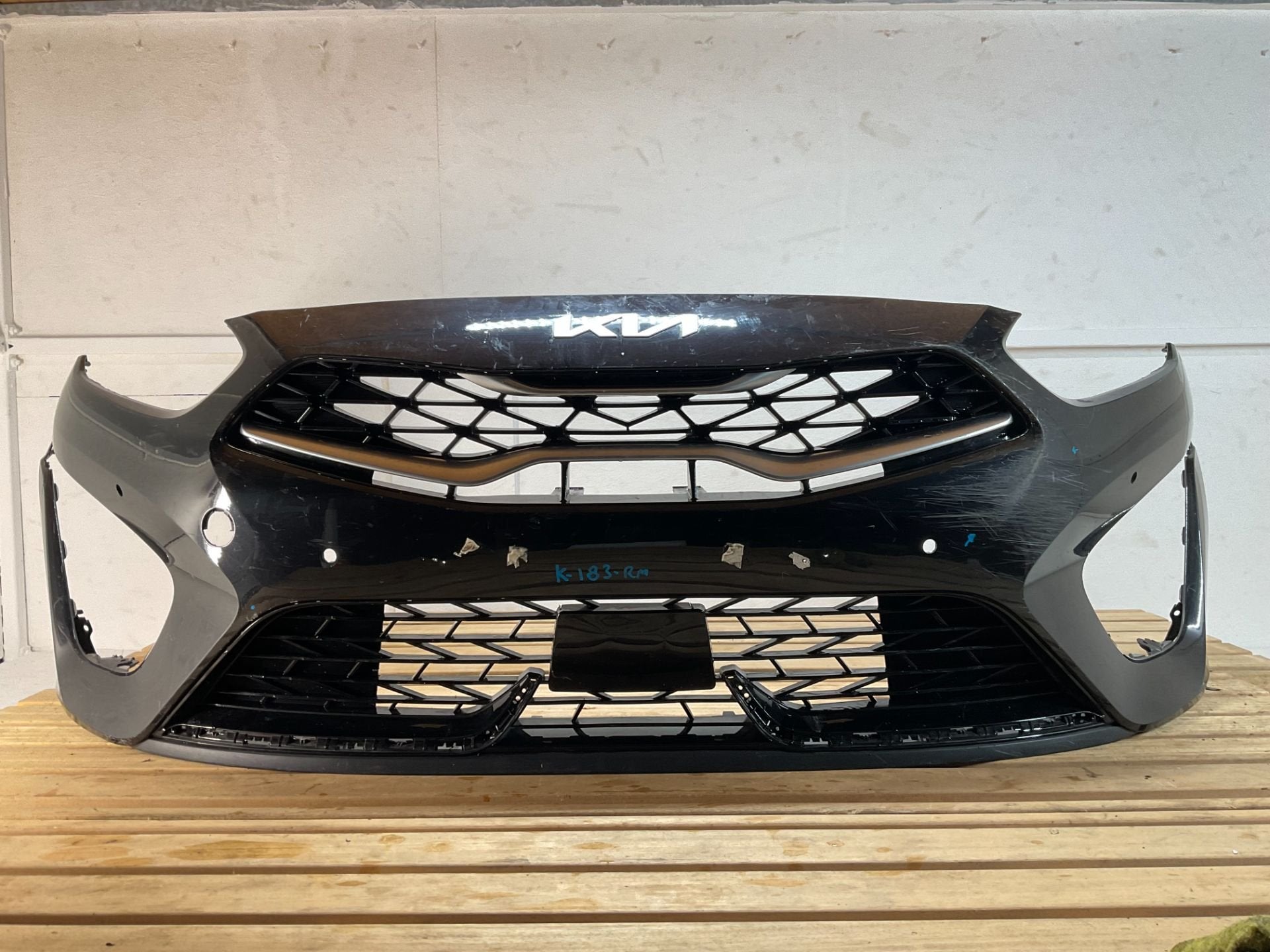 Pare-chocs avant Kia Ceed GTLINE 86511-J7KA0 K-182-RM, Kia, Heolleung-ro 12
06797  Seoul, Pare-chocs, Utilisé