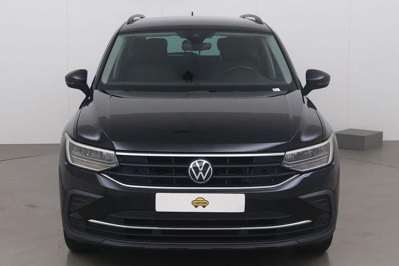 Volkswagen Tiguan tsi life 150 AT, Auto's, Automaat, 4 cilinders, Overige bekleding, Zwart
