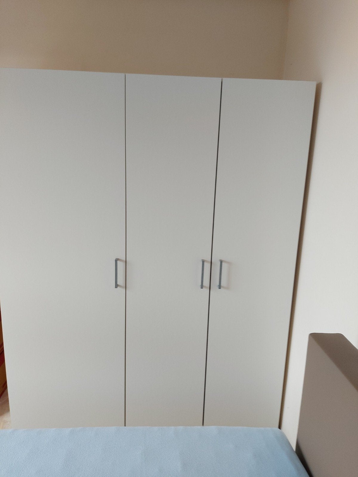 GRATIS: kledingkast Ikea, Huis en Inrichting, Kasten | Kleerkasten, Ophalen, Gebruikt, 100 tot 150 cm, Met plank(en)
