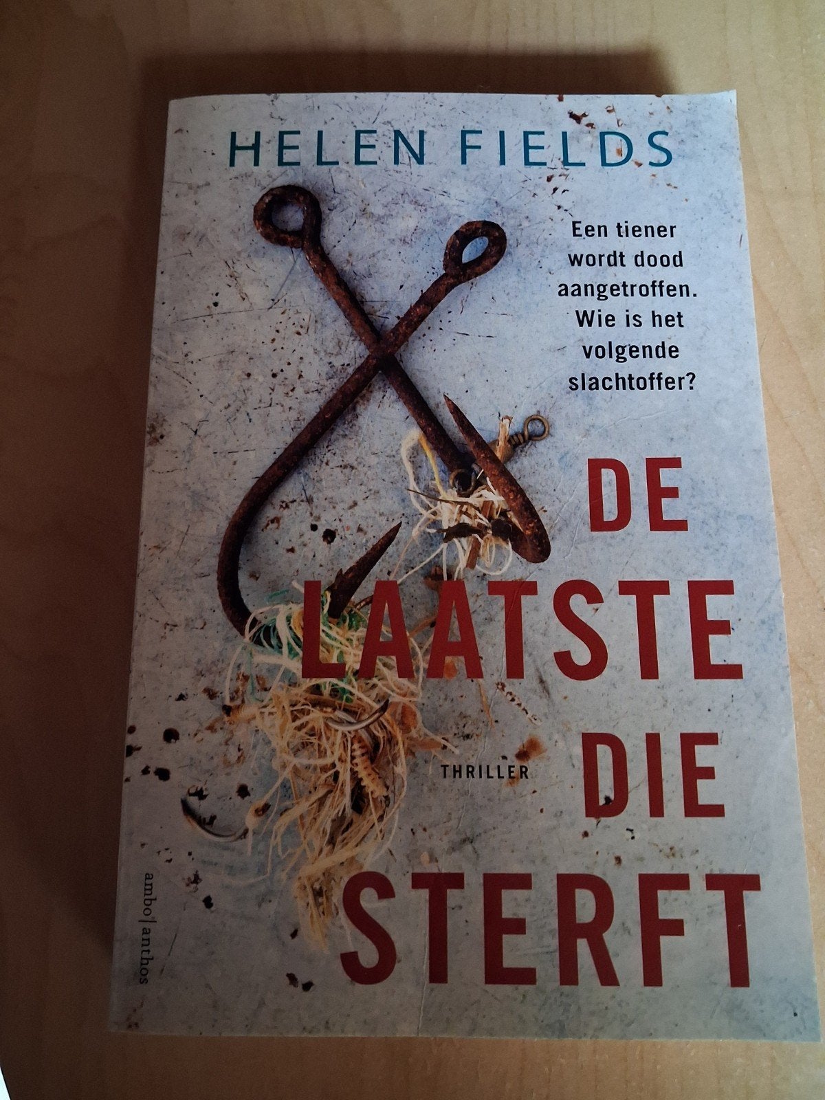 De laatste sterft, Ophalen, Nieuw, Helen Fields