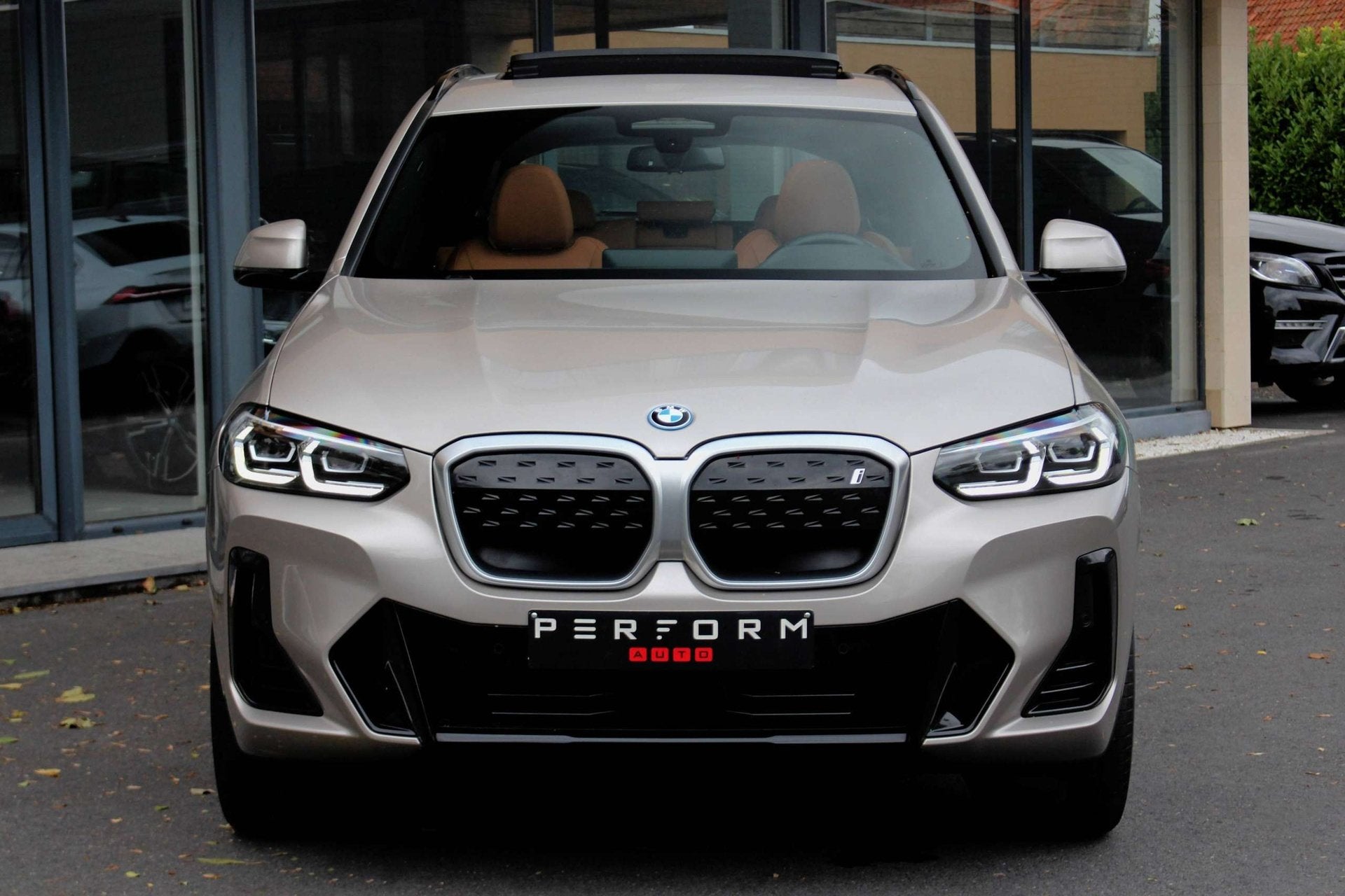 BMW iX3 M SPORT*INSPIRING*PANO*TREKHAAK*DRIVING ASSISTANT PR, Autos, Argent ou Gris, Achat, 2270 kg, Entreprise