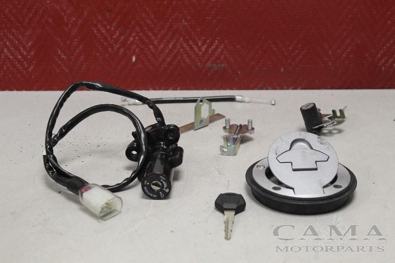 ENSEMBLE DE VERROU ET CYLINDRE DE PORTES Yamaha, Dhr. S. di Majo, Utilisé, Info@cama-motorparts.nl, P.J. Troelstraweg 8 8
3144 CX  MAASSLUIS, NL