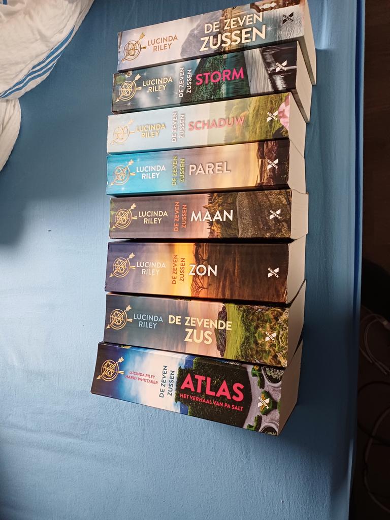 8 boeken de zeven zussen, Ophalen, Gelezen, België
