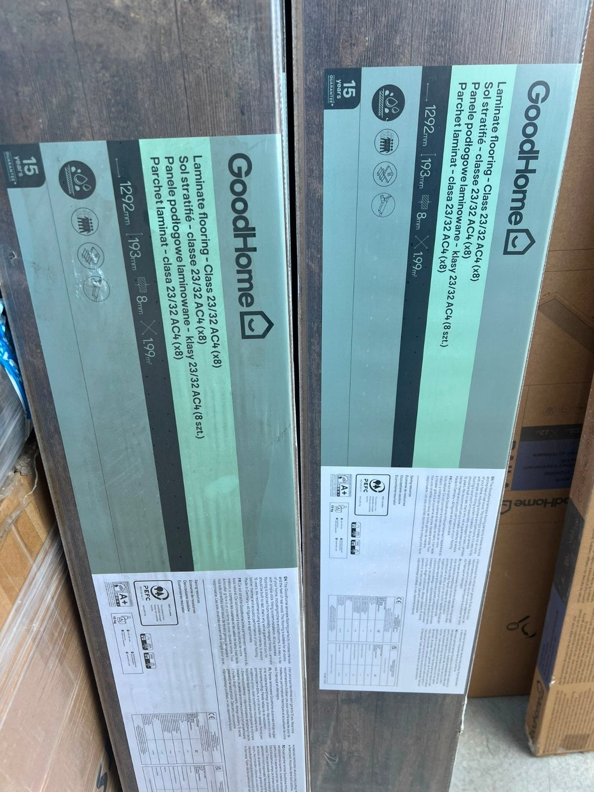 Sol stratifié clipsable Tipton chêne brun 8 mm – Compatible, Bricolage & Construction, Planches & Dalles, Enlèvement