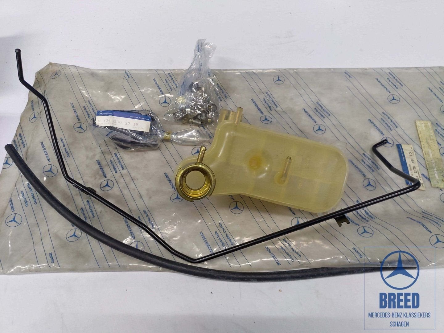 NOS reparatieset koelwaterreservoir voor Mercedes-Benz W124, Auto-onderdelen, -, -, Nieuw, Ophalen of Verzenden