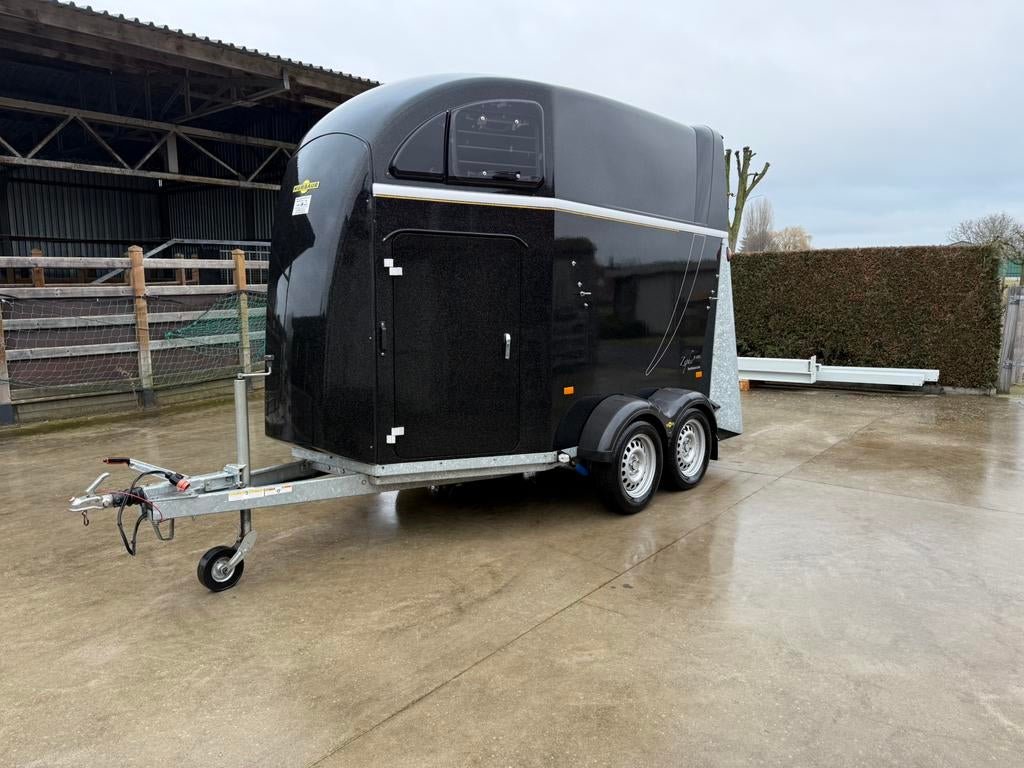 Humbaur Zephir Aero: 2-paards paardentrailer, Ophalen, Zo goed als nieuw, Polyester, 2-paards trailer