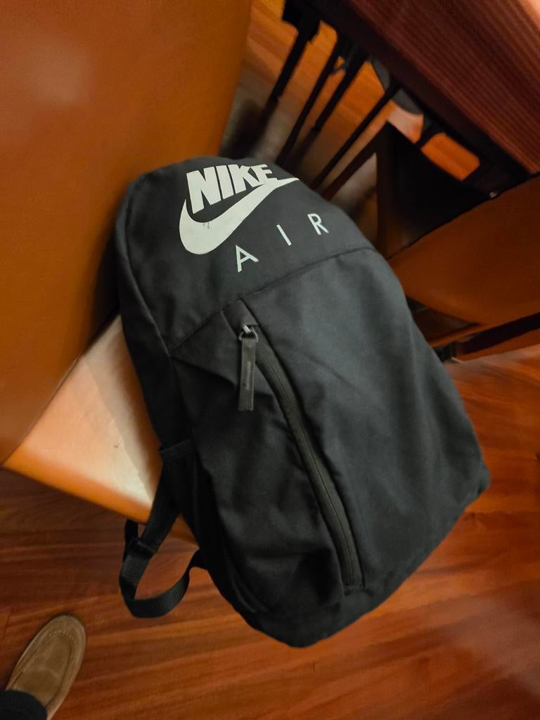 Sac à dos Nike, Enlèvement
