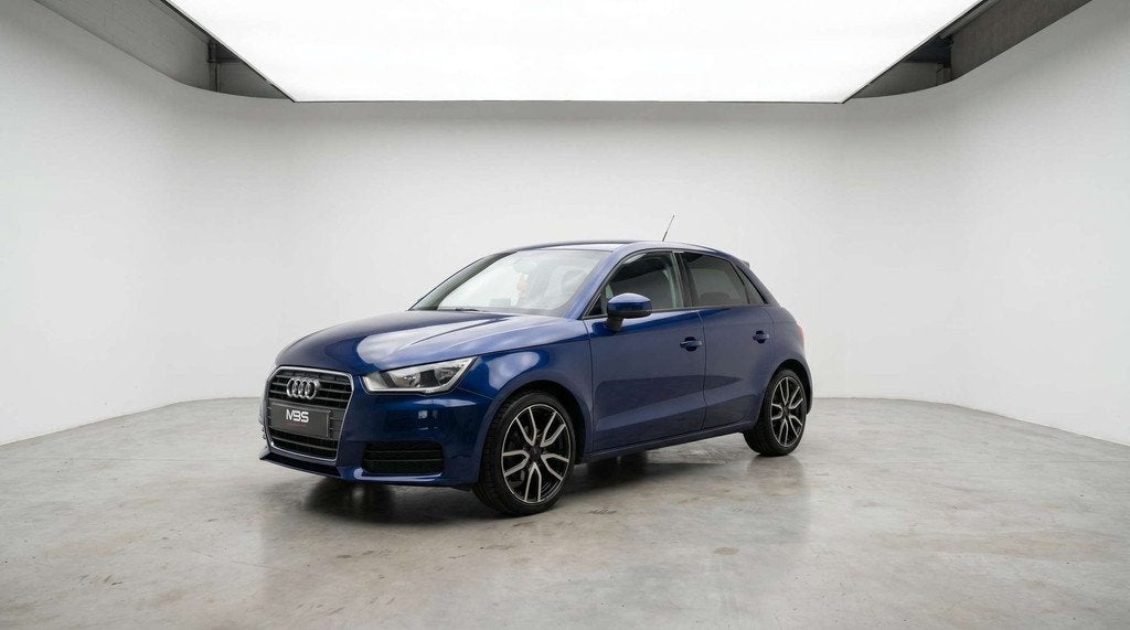 Audi A1 *Réservé*, Autos, Audi, Entreprise, Achat, A1, ABS, Airbags, Air conditionné, Alarme, Bluetooth, Ordinateur de bord, Verrouillage central