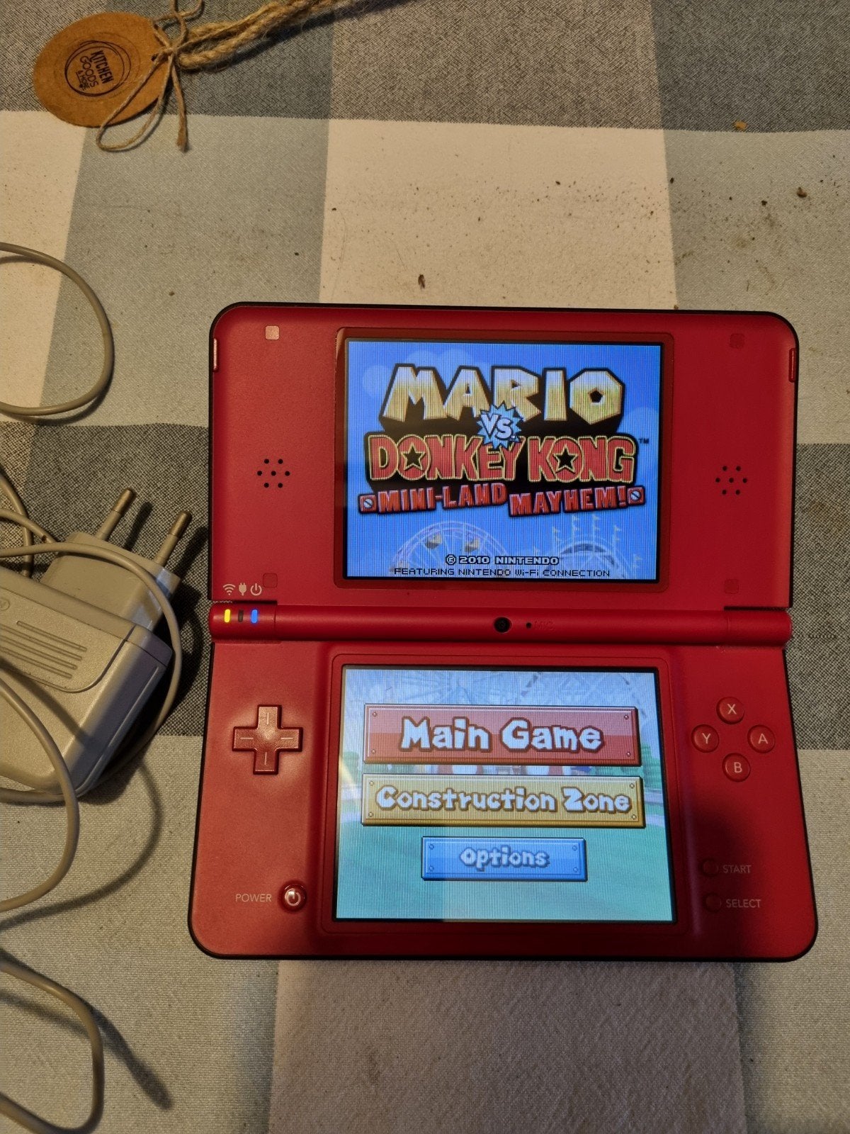 Nintendo DS xl ltd mario + 3 spelletjes, Games en Spelcomputers, Spelcomputers | Nintendo DS, Ophalen of Verzenden