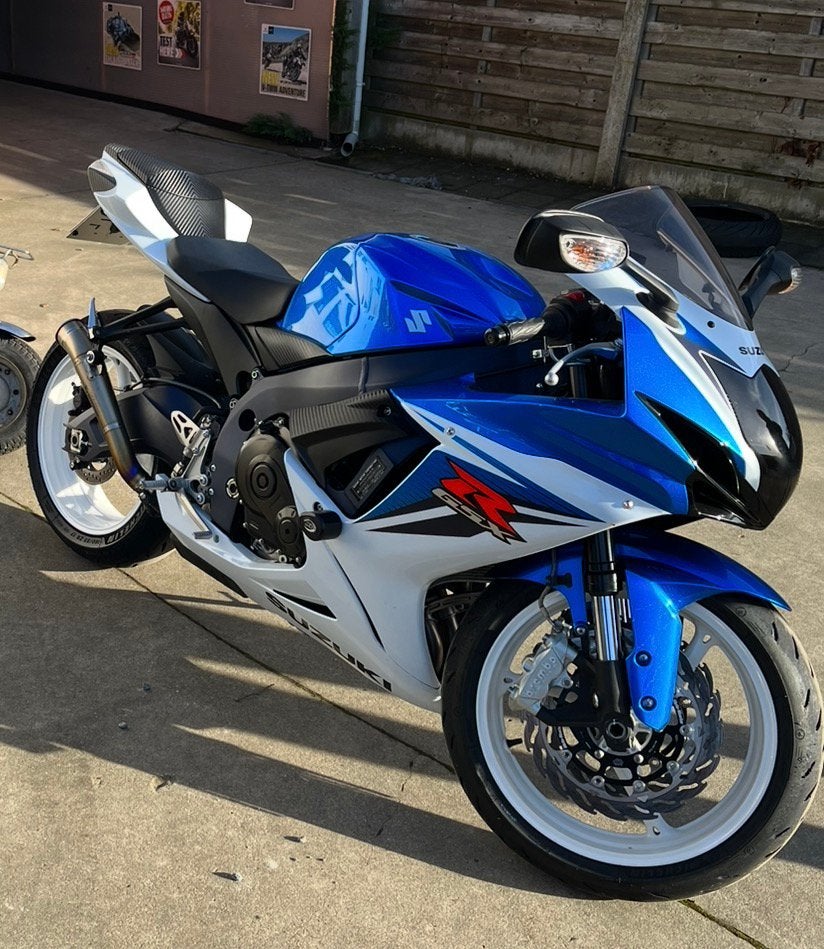 Suzuki GSX-R 600 – 2011, Motos, Motos | Suzuki, Permis Moto A, Échappement sport, Super Sport, Particulier
