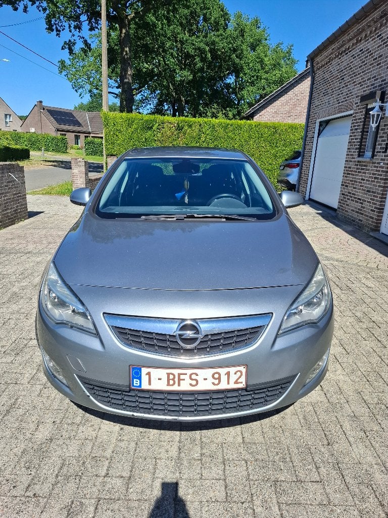 Opel Astra (J) 1.7 cdti, Auto's, Opel, Particulier, Astra, Trekhaak, Diesel, Euro 5, Stadsauto, 5 deurs, Handgeschakeld, Zilver of Grijs