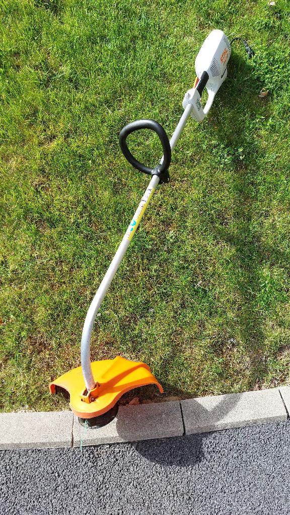 Débroussailleuse électrique STIHL 1000W, Jardin & Terrasse, Enlèvement, Utilisé, Électrique