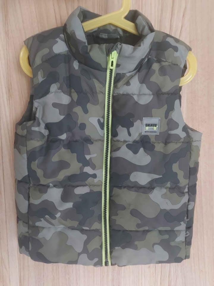 Kinder bodywarmer leger, Ophalen, Gebruikt, Maat 110