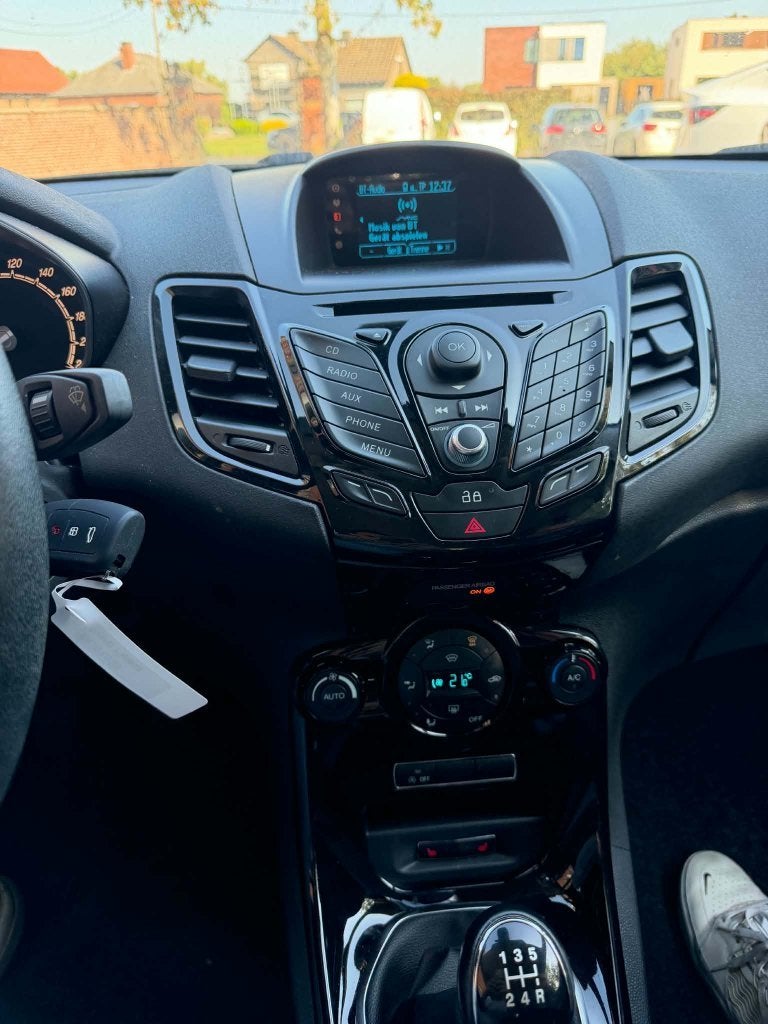 FORD FIESTA BENZINE COMFORTLINE (  135  KM ) KOOPJE, Euro 5, 5 deurs, Particulier, Fiësta