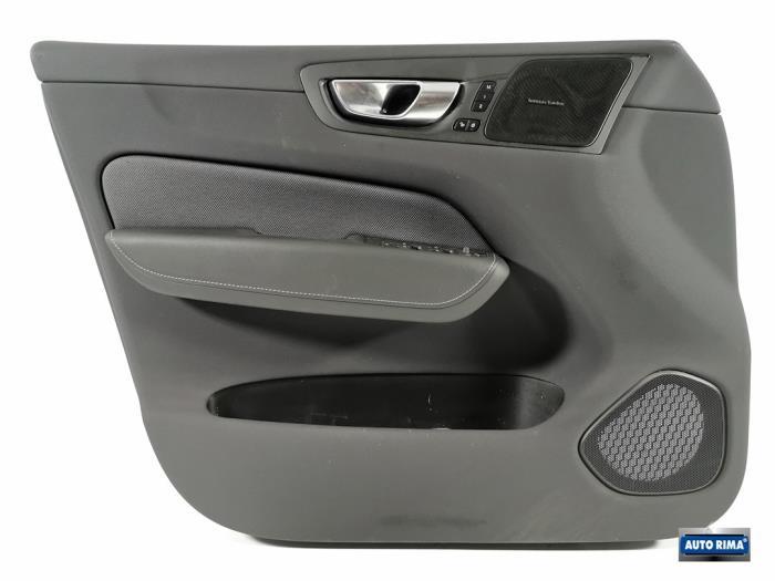 Portierbekleding 4Deurs links-voor van een Volvo XC60, Gebruikt, -, -, Ophalen of Verzenden