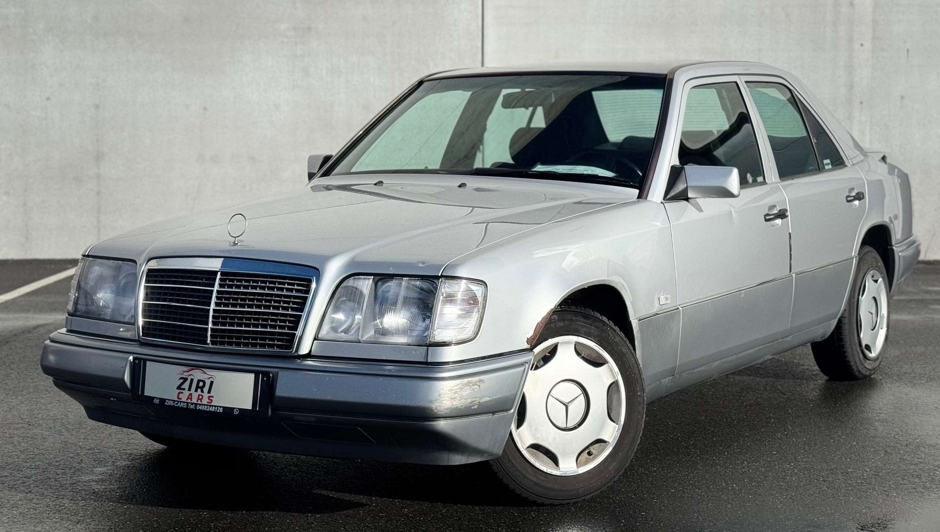 Mercedes-Benz E 220 E 220 - Oldtimer 1994 - Start en rijd go, Achat, Entreprise, Entretenue par le concessionnaire, Automatique