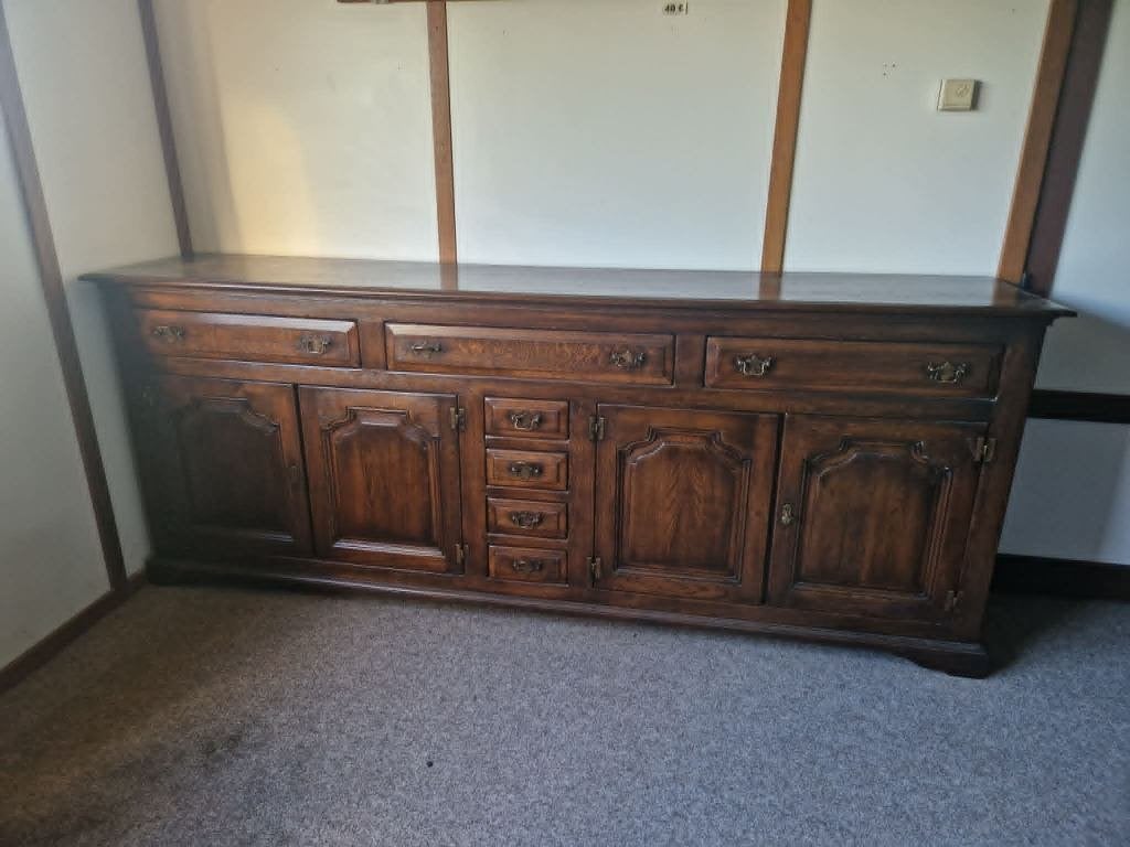 MASSIEF EIKEN DRESSOIR 270L X 52D X 106H, Ophalen, Gebruikt, Eikenhout, Met deur(en)