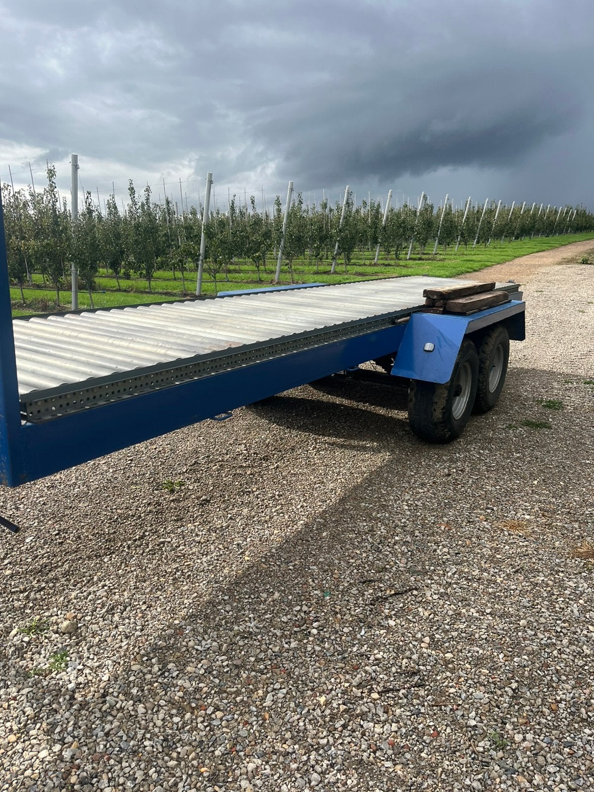 Transportwagen fruitteelt, Ophalen
