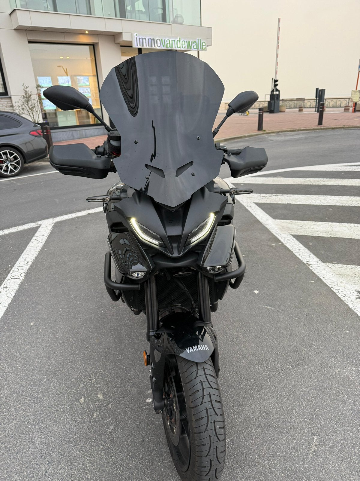 Tracer 900, Motoren, Ophalen
