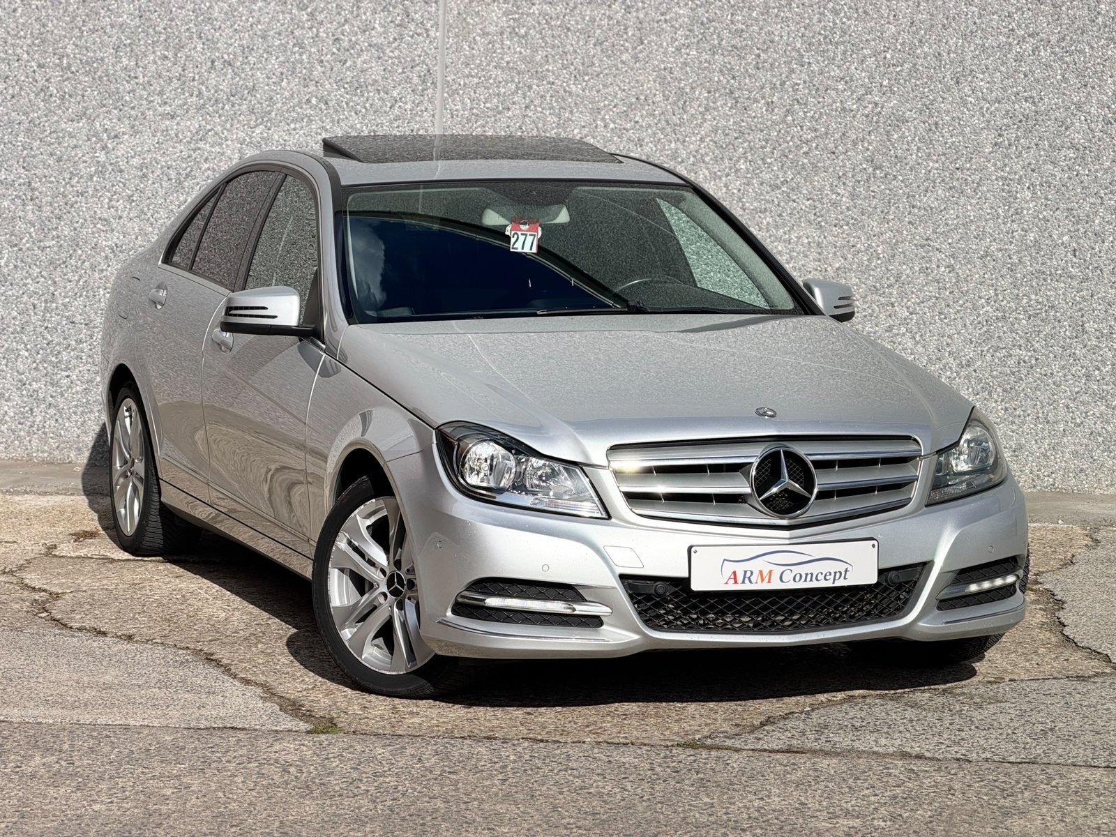 Mercedes-Benz C180 CGI AvantGarde Toit/auto/Garantie 12 Mois, Auto's, Zwart, Leder en Stof, Bedrijf, Berline
