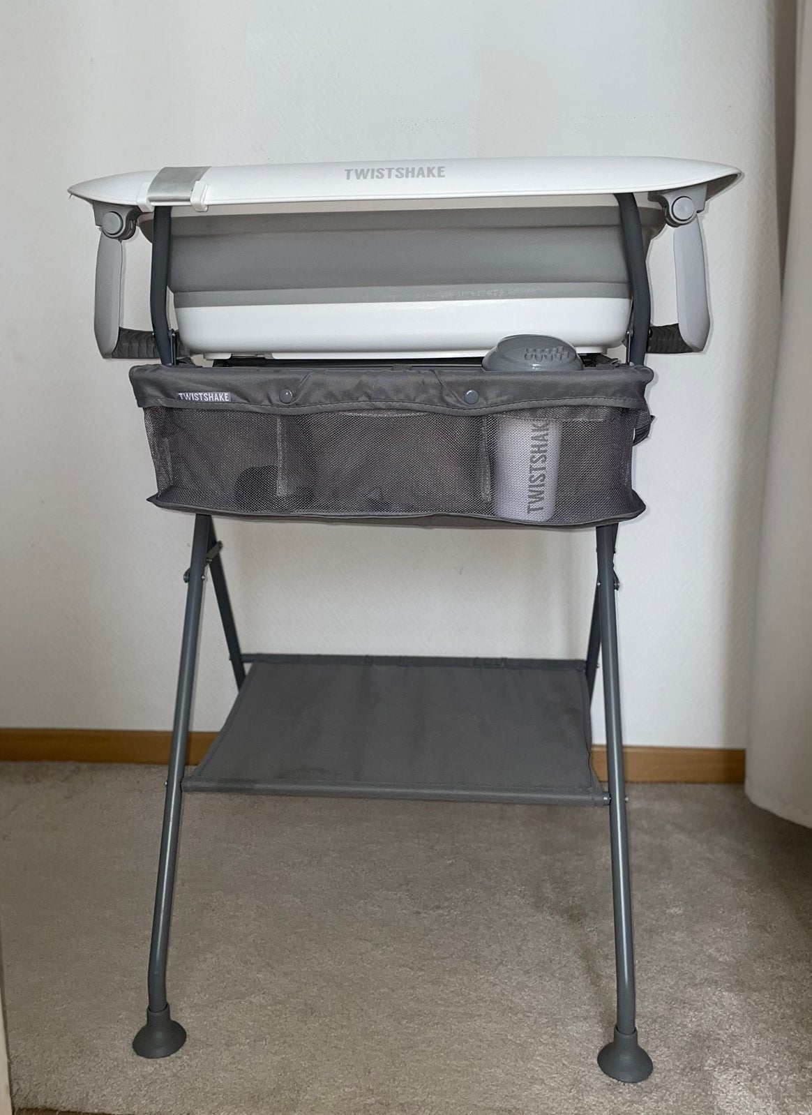 Bain + support + accessoires Twistshake, Enfants & Bébés, Enlèvement, Comme neuf, Baignoire