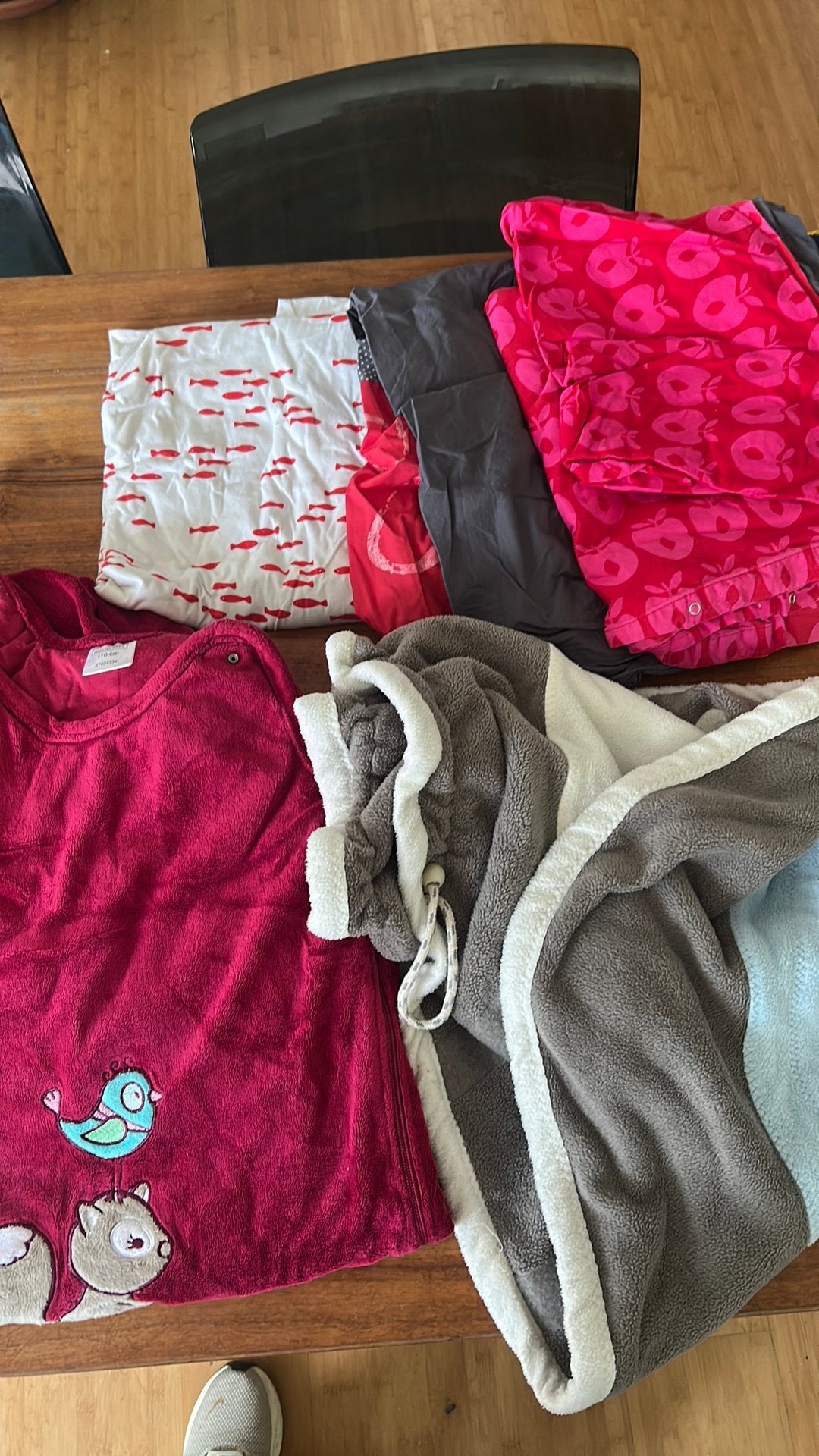 Gratis Baby slaapzak / dekentje/ 3 sets laken, Ophalen, Gebruikt, Slaapzak