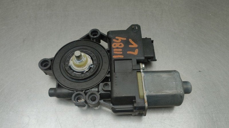 MOTEUR LEVE VITRE ELECTRIQUE iX20 (JC) (|824501P010|), Robert Bosch AG, Utilisé, Hyundai, Robert-Bosch-Allee 1
74232  Abstatt, DE