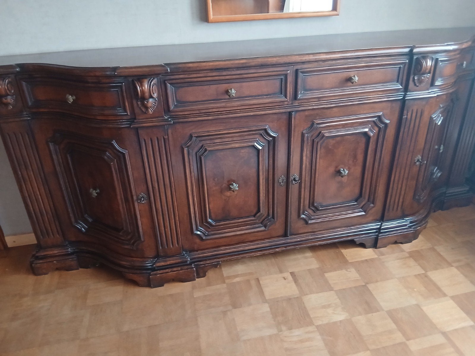 Commode en noyer., Enlèvement