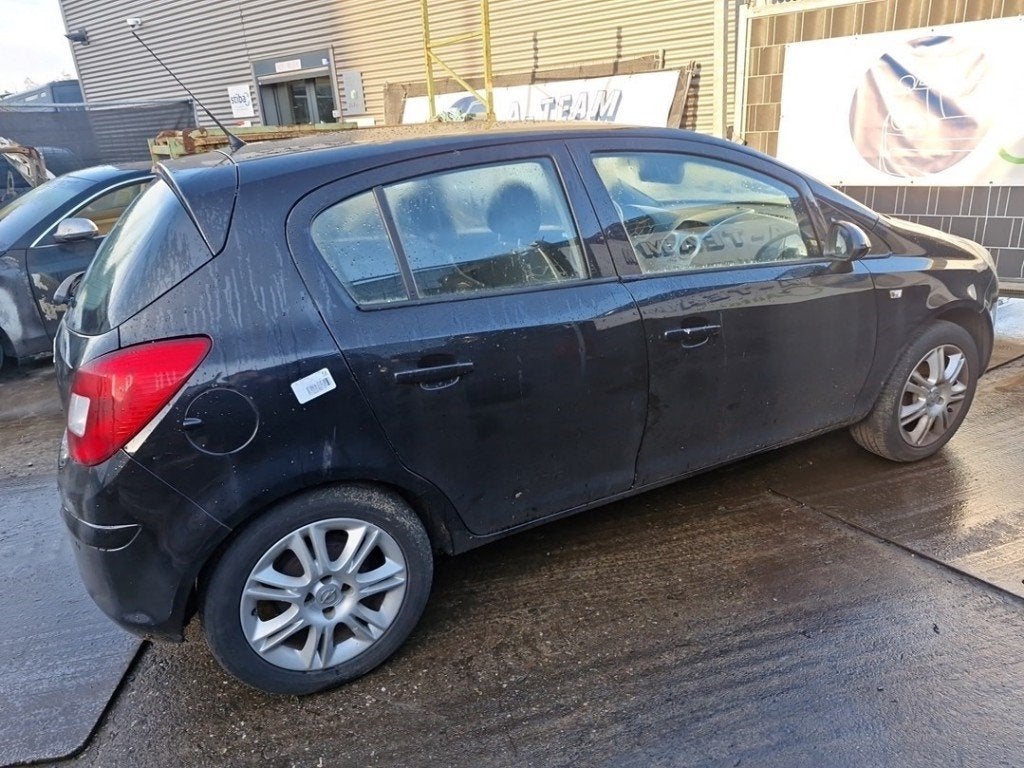 TRAPPE D'ESSENCE Opel Corsa D (01-2006/12-2014), Opel, Opel Automobile GmbH, Utilisé, Kontakt-opel@opel.com