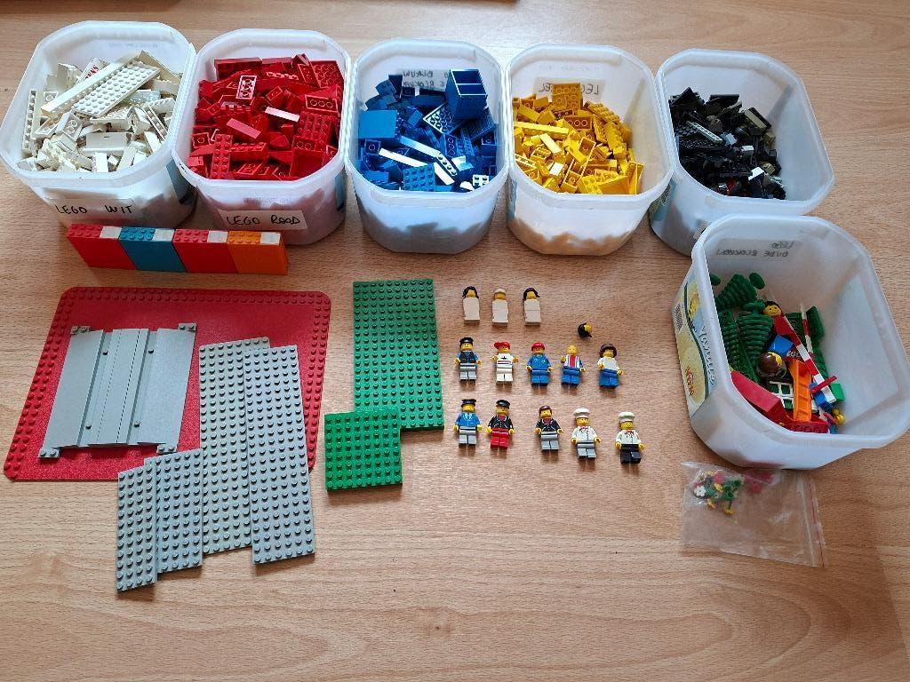 Lego gesorteerde blokken met 13 mini-figs en platen, Ophalen, Gebruikt, Lego, Losse stenen