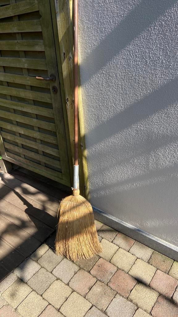 Veegborstel hout antiek model, Tuin en Terras, Ophalen, Gebruikt