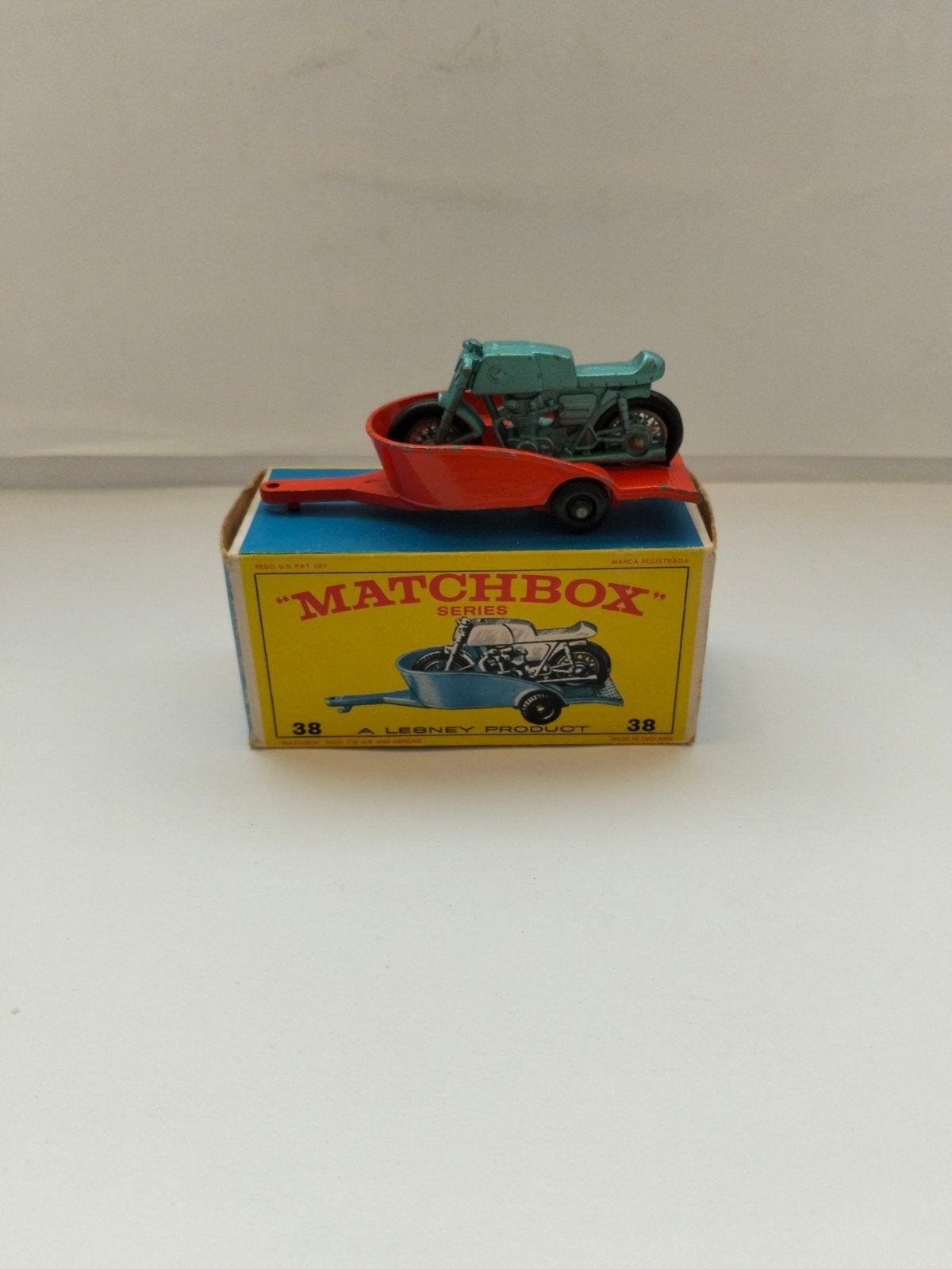 matchbox zeldzamere ORANJE TRAILER nr38 Honda motor & E-box, Verzenden, Matchbox